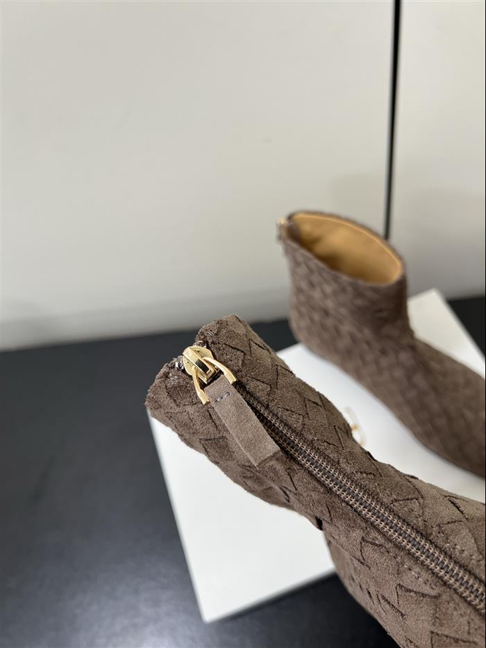 20251128173235122 380